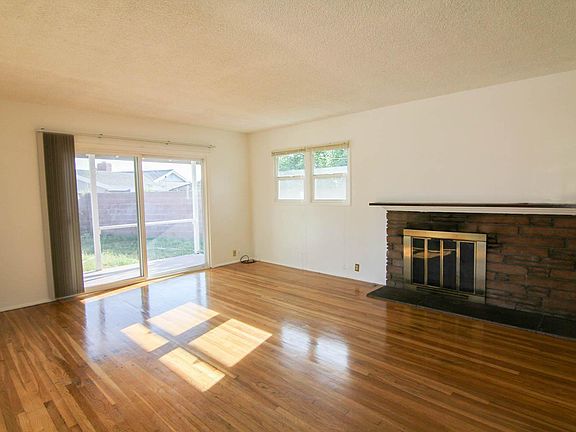 3rd image of 635 N Waterbury Ave