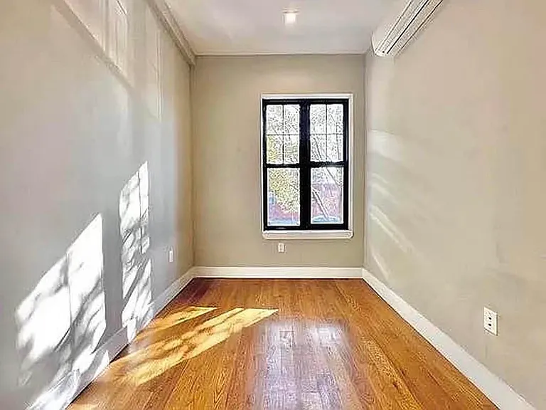 555 Union St #2A — Photo 4