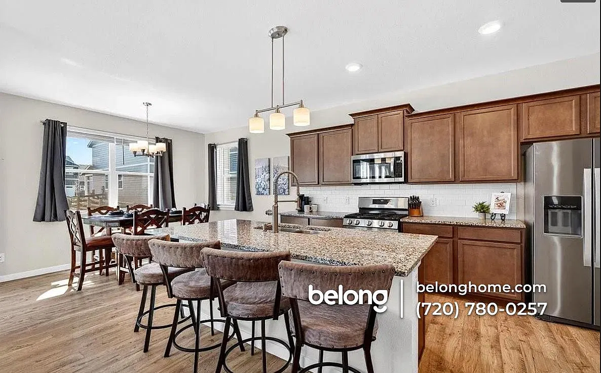 4 bed, 2.5 bath, 2210 sqft, $2,645 — Photo 4