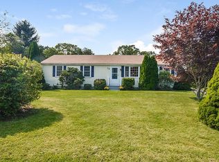 17 Piccadilly Rd, Sandwich, MA 02563