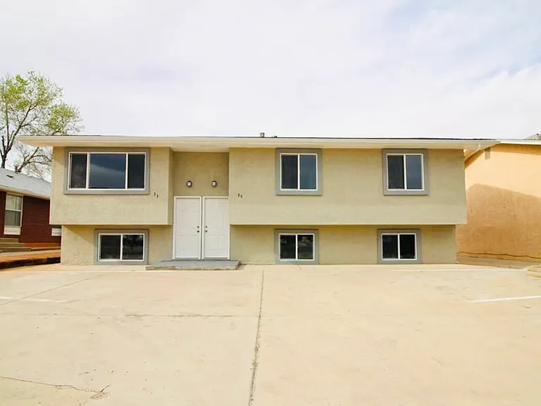 35 Yorkshire Rd — Photo 1