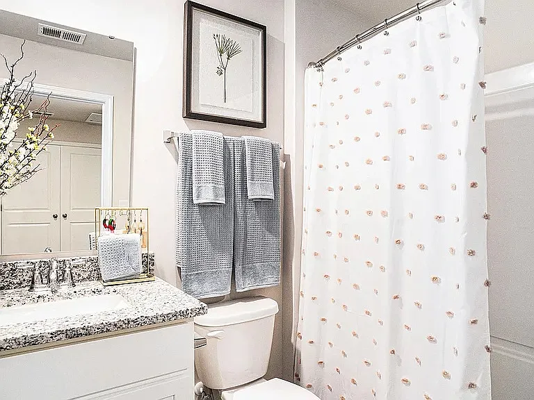 527 Gemstone Blvd - 1 — Photo 3