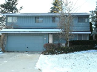 5913 Dawson Ct, Greendale, WI 53129