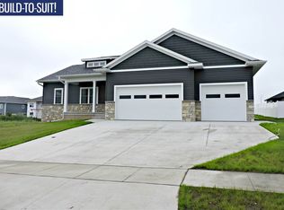 803 Pine Dr, Independence, IA 50644