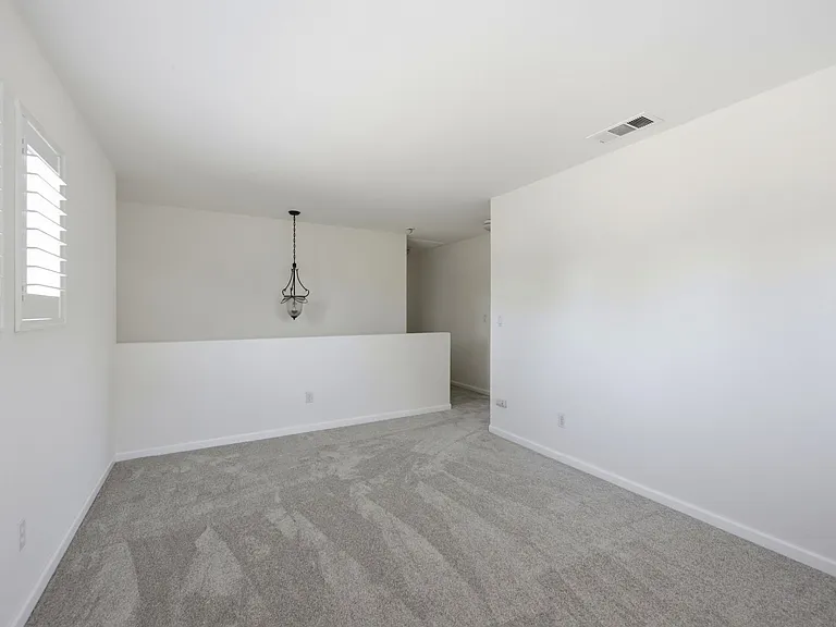 552 Stonehaven Ct — Photo 3