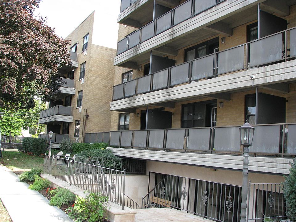 1st image of 101 Jackson Ave APT 3F