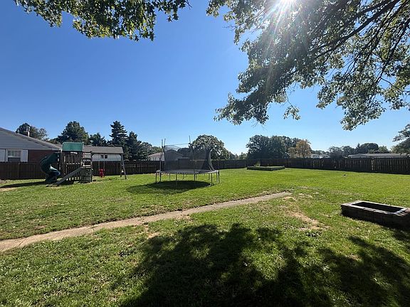 4th image of 96 E Smiley Ave