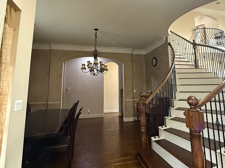 405 Preston Creek Dr — Photo 2