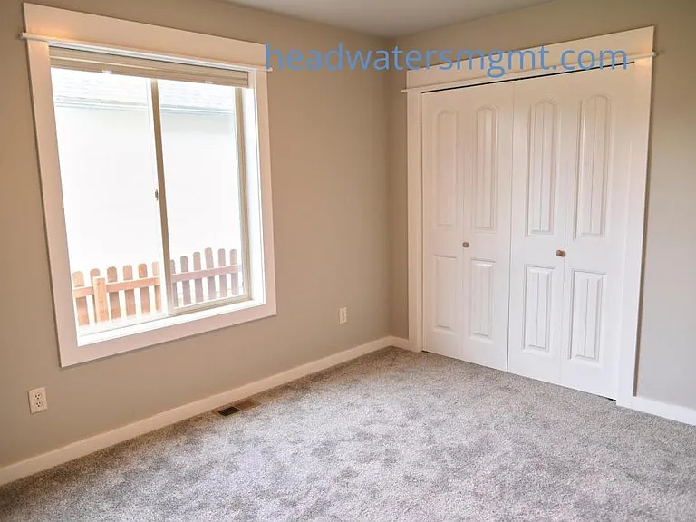 403 N Quaw Blvd — Photo 17