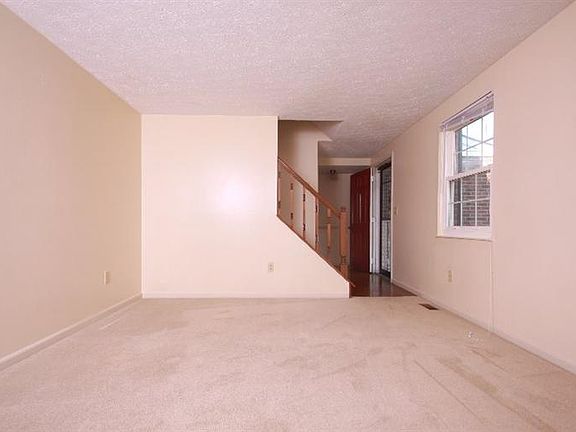3rd image of 1391 Hartwood Dr