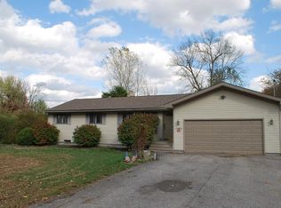 896 Parker Rd, Aurora, OH 44202