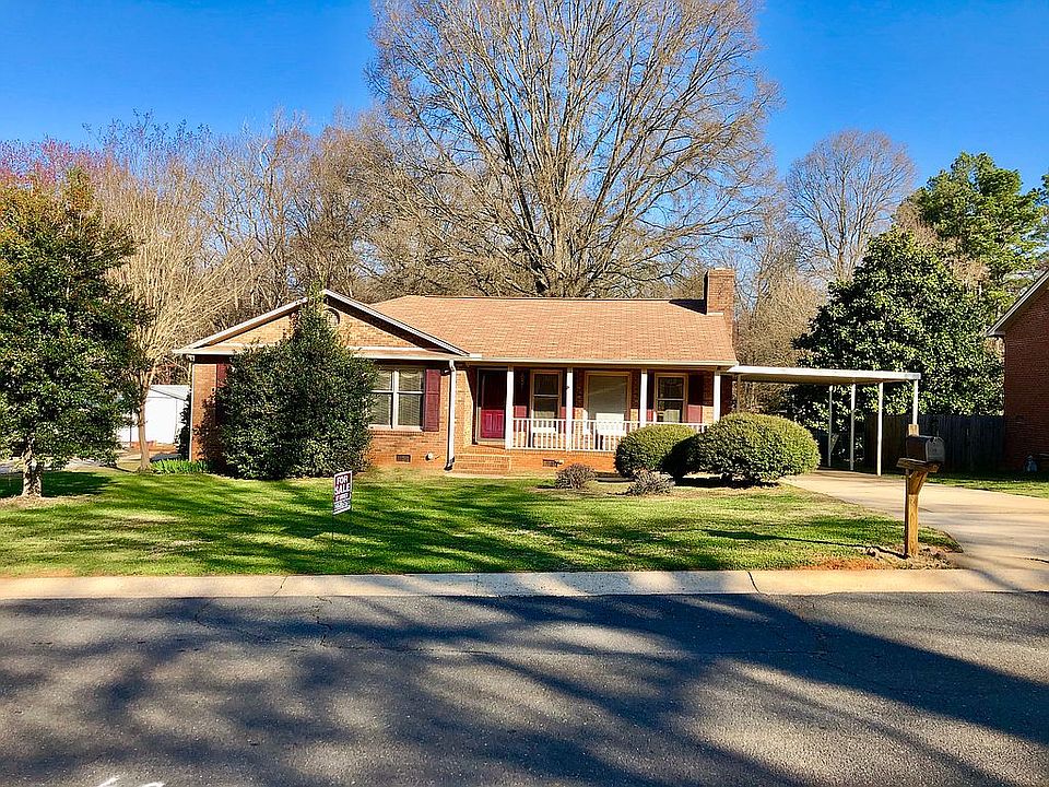 2nd image of 1822 Townes Ct