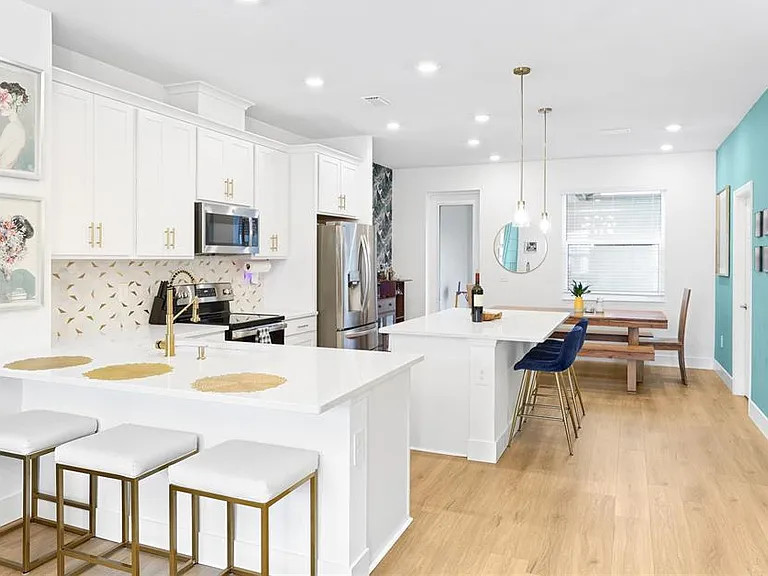 1808 Fender Ln — Photo 4
