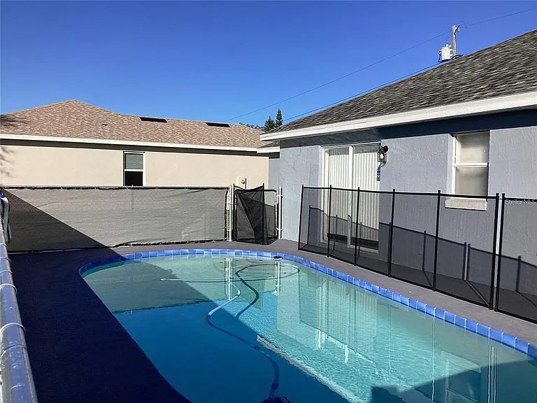 543 Cardinal Dr — Photo 42