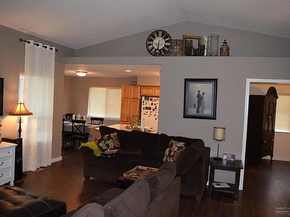 Living room 1