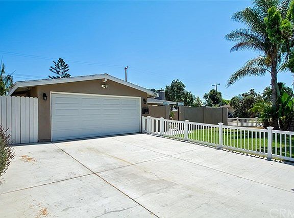 2nd image of 2928 Redwood Ave