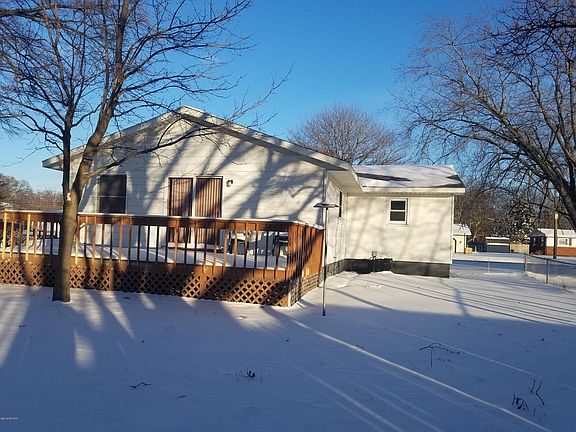 3rd image of 3205 Leon St