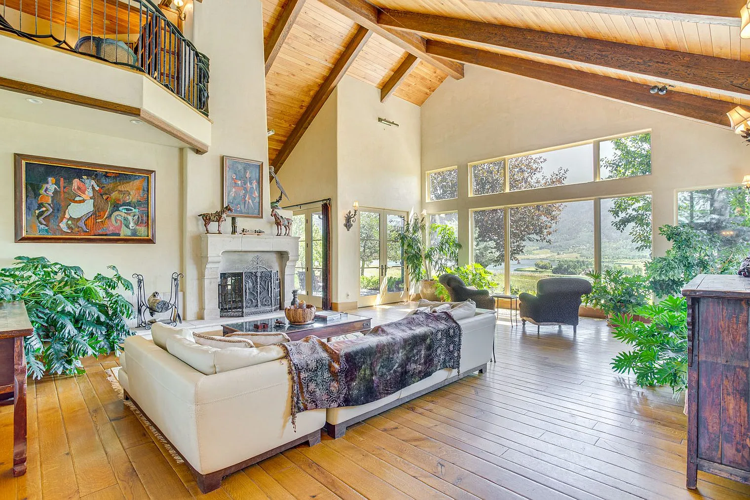 5 bed, 5.0 bath, 8438 sqft, $32,643 — Photo 2