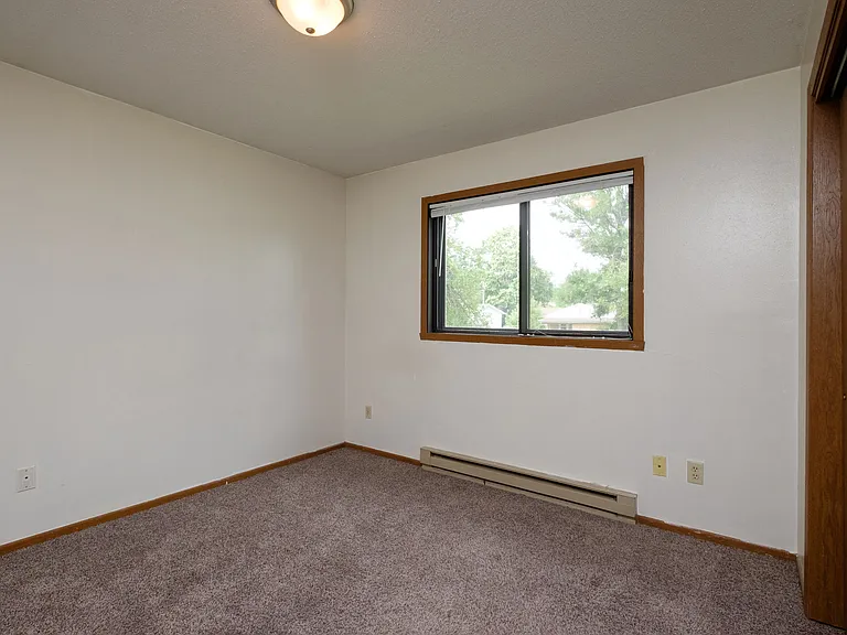 Fargo, ND Gemstone Apartments | Bedroom
