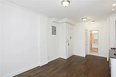 Rented by Moises Farhart, LREB