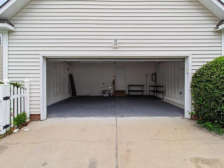 249 W Gilbert St — Photo 28