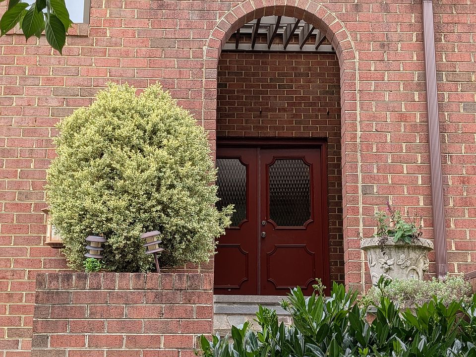1st image of 762 Ticonderoga Ave