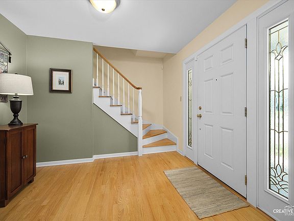 3rd image of 1903 Brentwood Ln E