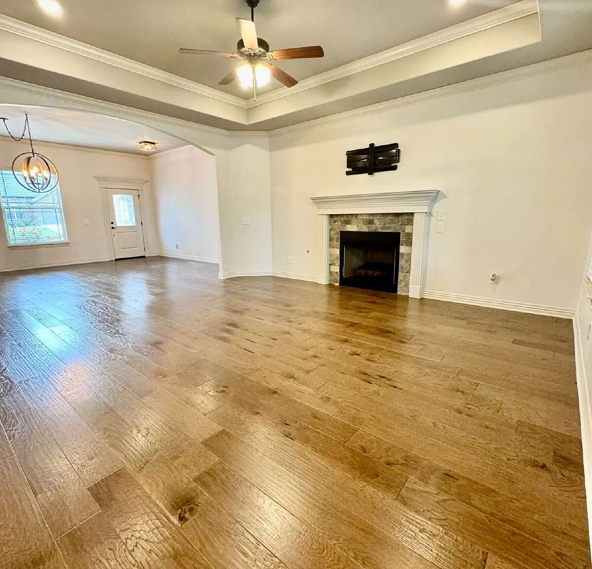 4 bed, 2.0 bath, 2250 sqft, $3,150 — Photo 4