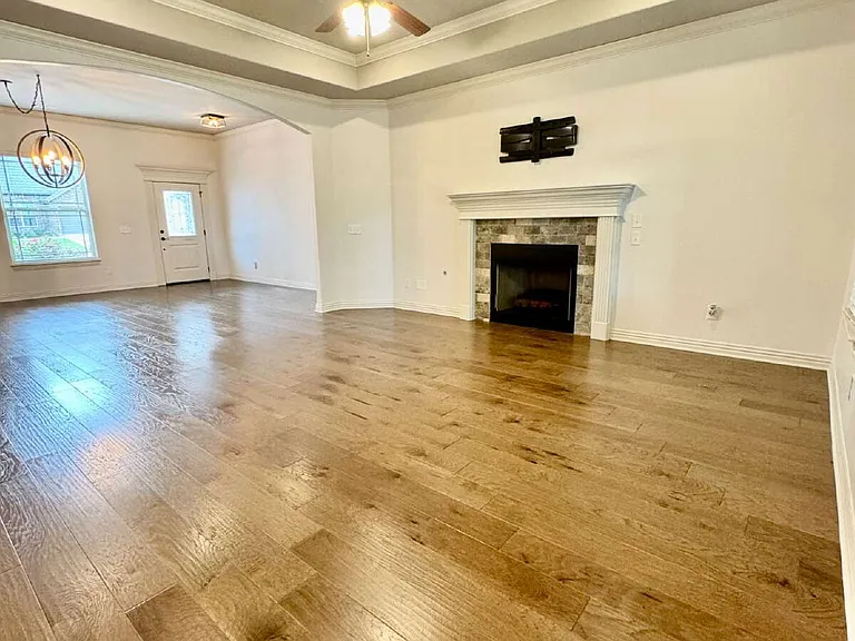 1300 Hickory St — Photo 4