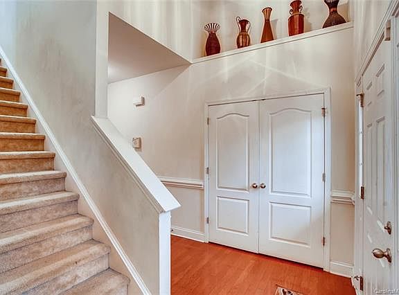 3rd image of 503 Shady Oaks Dr