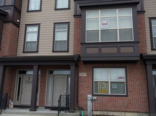 347 Aspen Pointe Rd, Vernon Hills, IL 60061