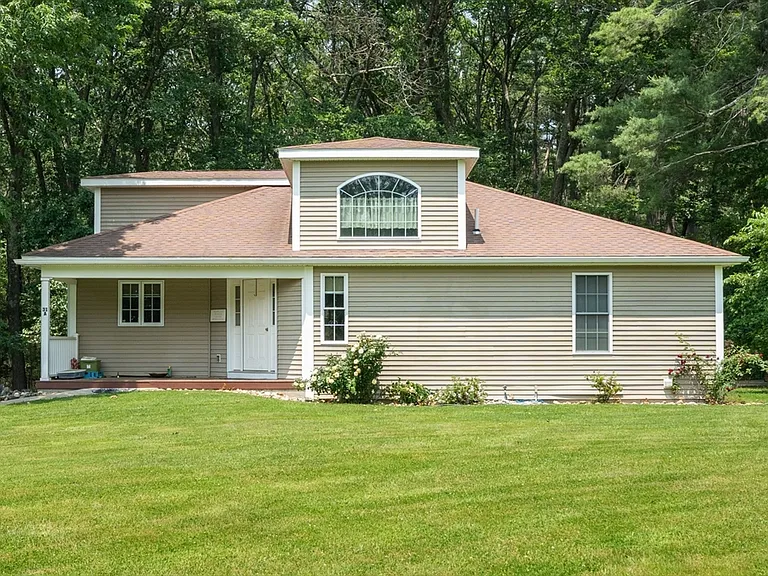 31 Cedar St — Photo 35