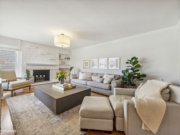 5th image of 5325 Woodland Ave
