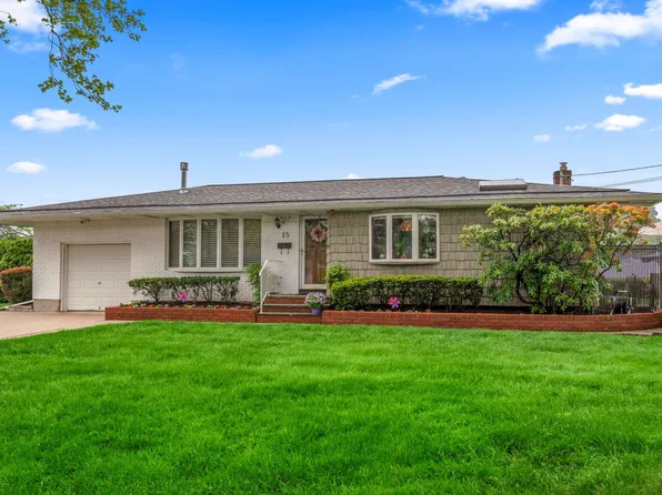 15 Kevin Road, Commack, NY 11725