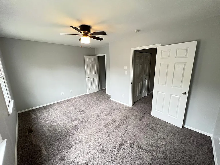 15 Astor Ct — Photo 16