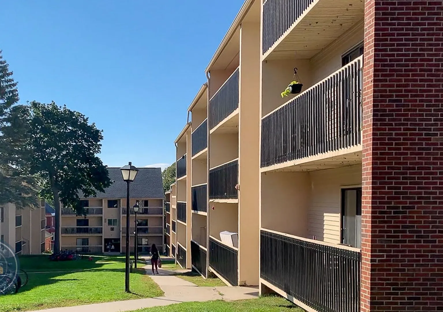 2-Bedroom 1-Bath Unit w/ Washer/Dryer Onsite (47 S. Williams St, #211) — Photo 1