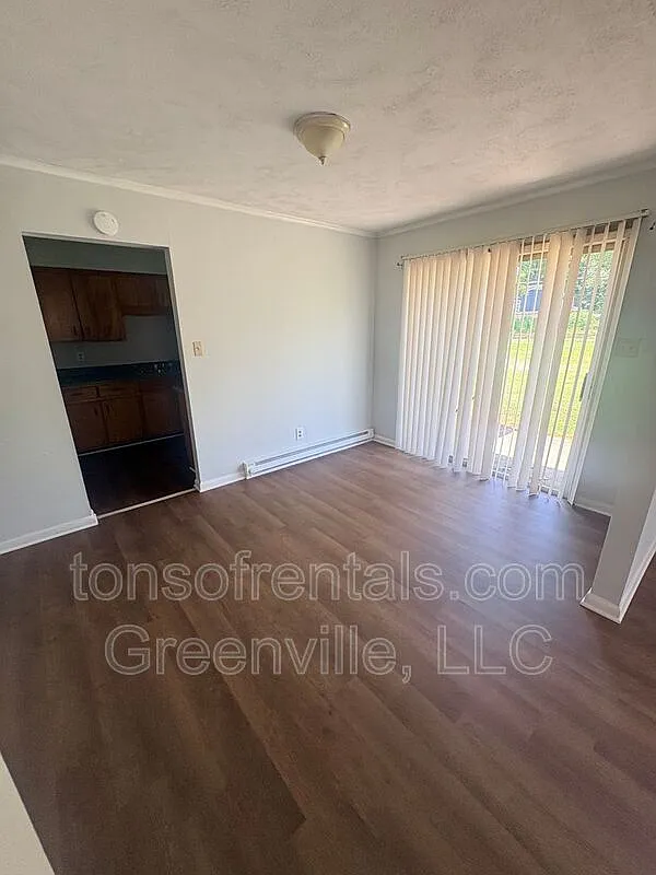 2 bed, 1.0 bath, 900 sqft, $855 — Photo 3