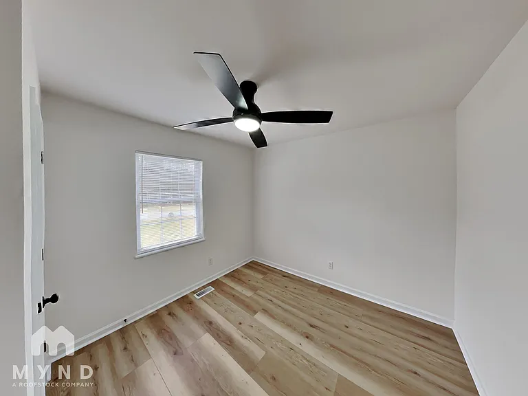 302 Clancy St — Photo 15