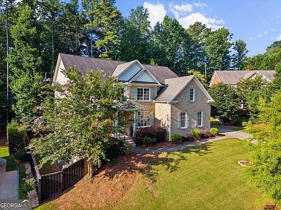 2nd image of 2217 Birchtree Way