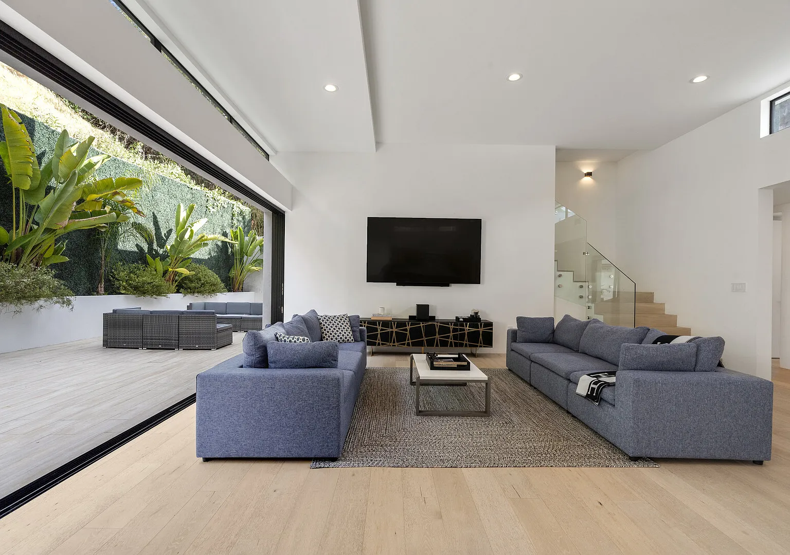 Beautiful new modern house in Beverly Hills — Photo 4