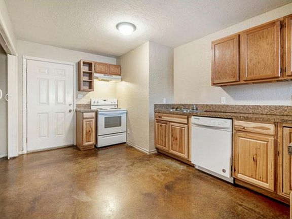 2nd image of 2416 SW G Ave APT 105