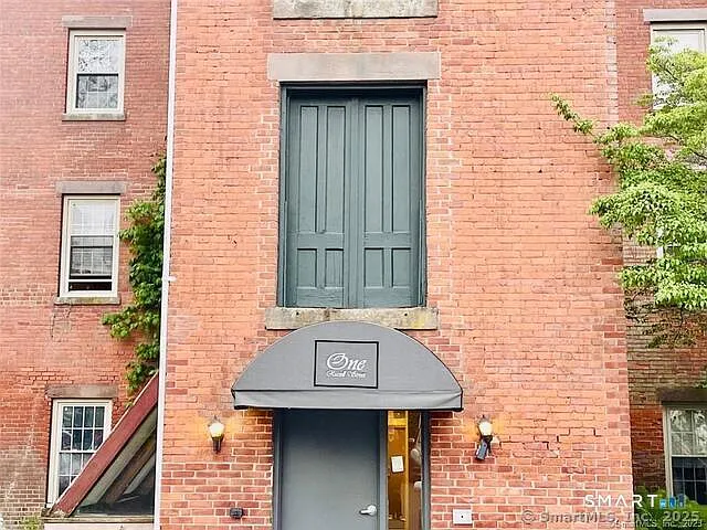 1 Russell St #20 — Photo 2