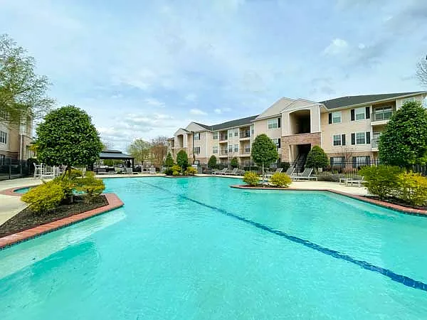 Lexington Place Apartments — Photo 4