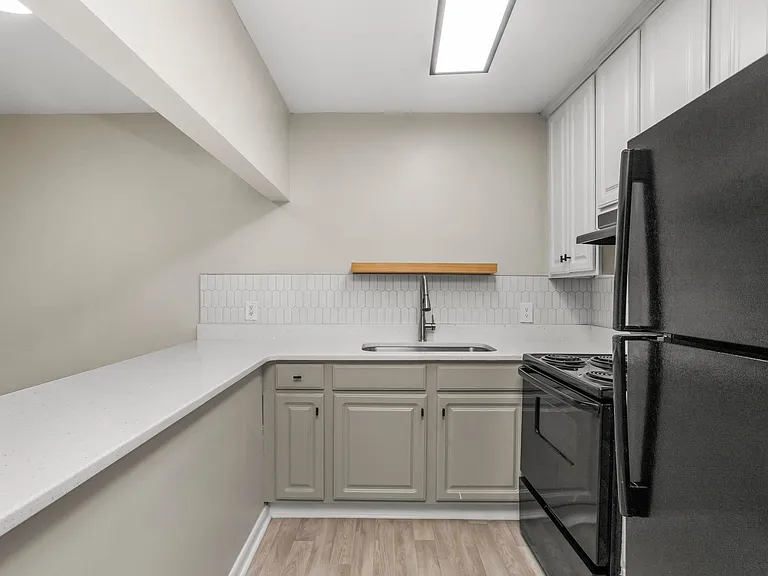 Belmont Place — Photo 16
