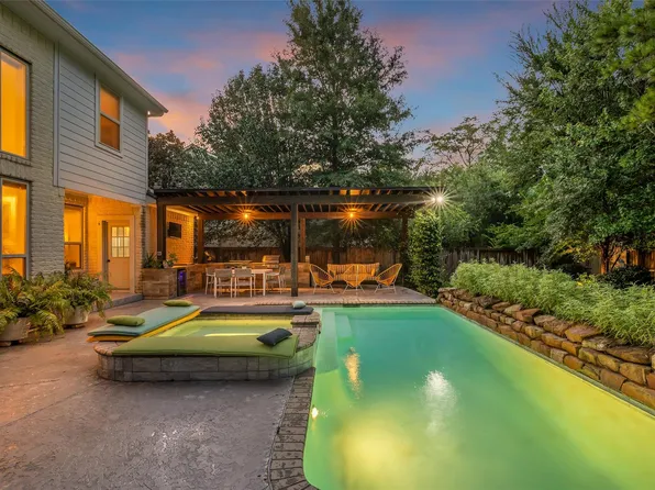 2 Glistening Pond Pl, Spring, TX 77382