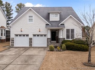 16 Cottswold Ln, Spring Lake, NC 28390