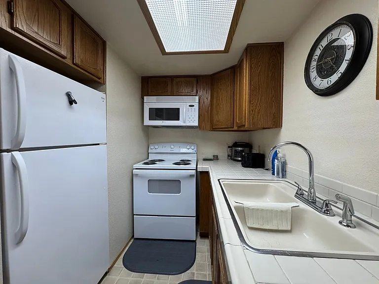 454 Riverfront Dr #204 — Photo 9