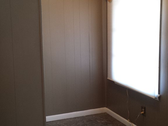 5th image of 390 E 7th St
