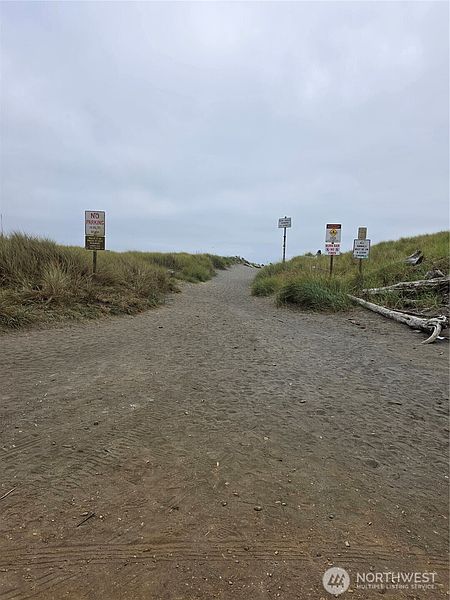 4th image of 1440 Ocean Crest Avenue SW