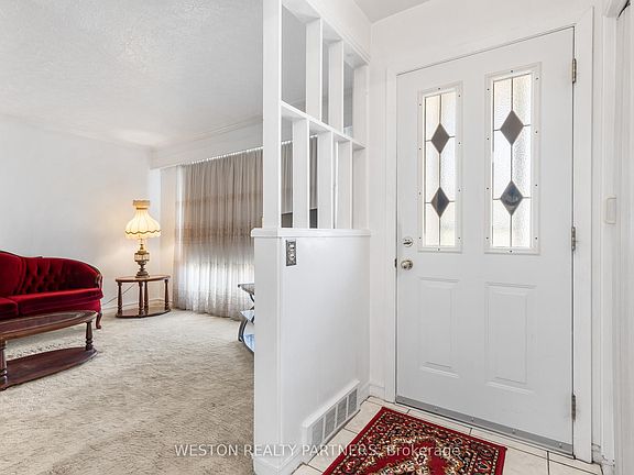 5th image of 102 Cleta Dr